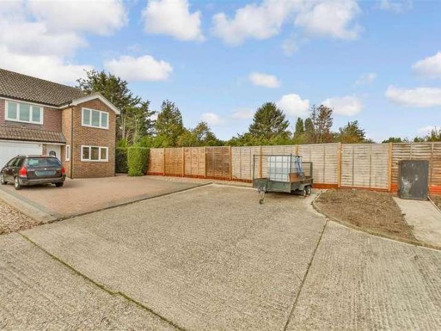 4 bed house for sale