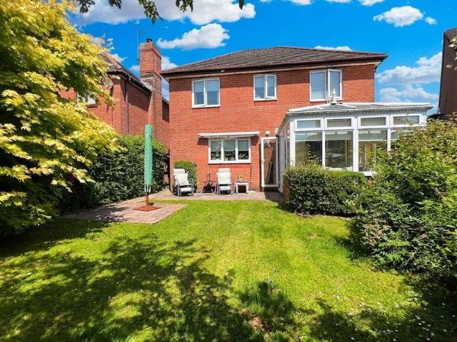 4 bed house for sale