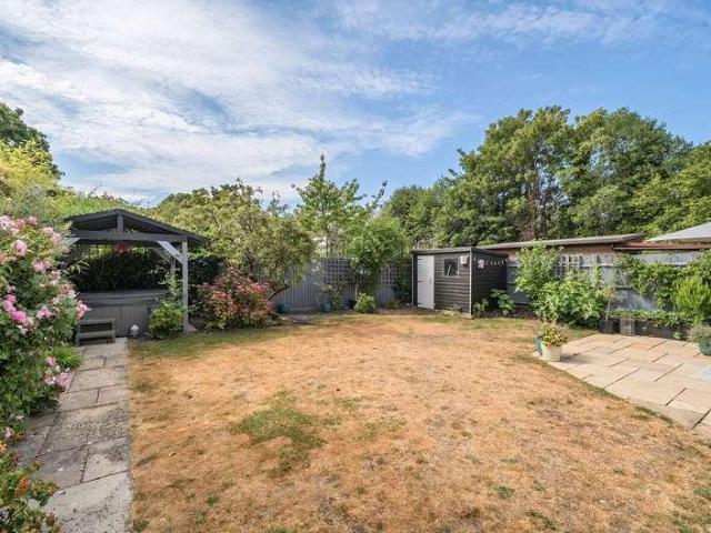 4 bed house for sale