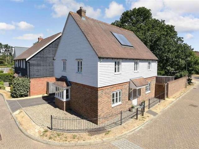 4 bed house for sale