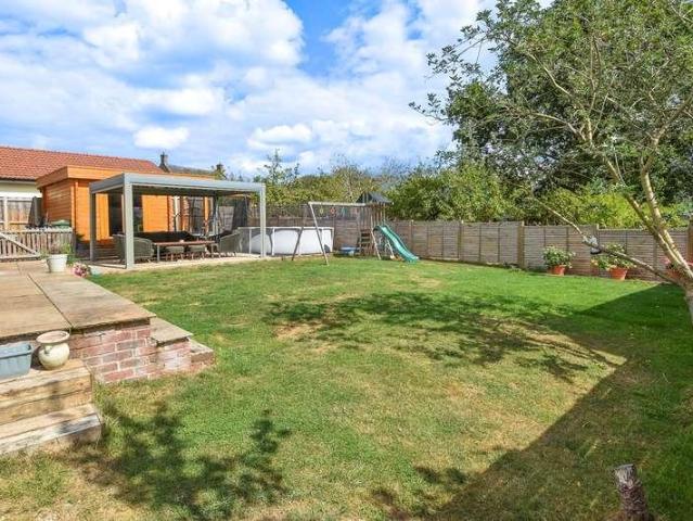 4 bed house for sale