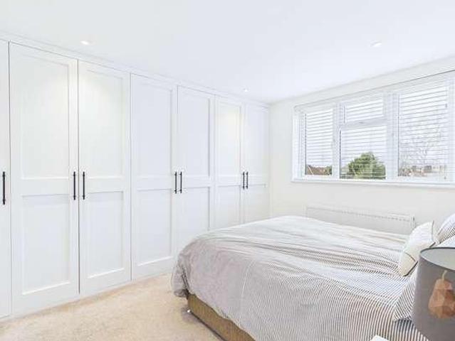 4 bed house for sale