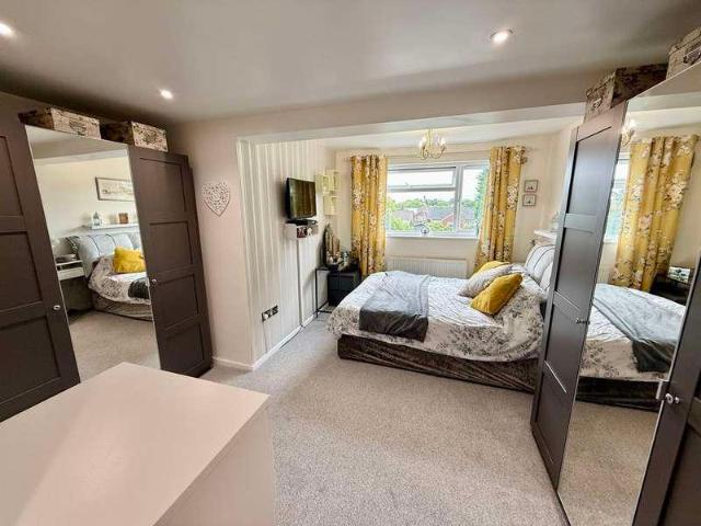 4 bed house for sale