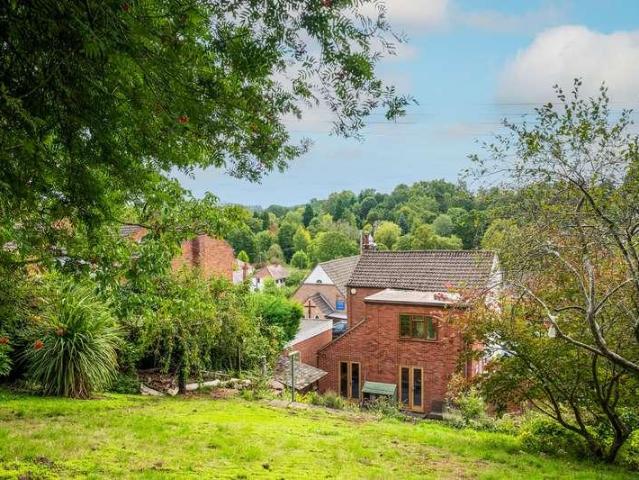 4 bed house for sale