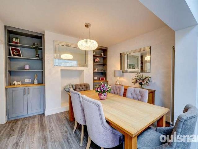 4 bed house for sale