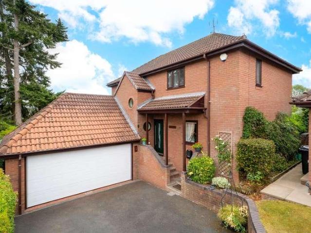 4 bed house for sale