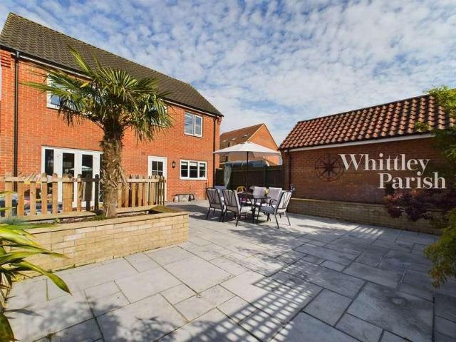 4 bed house for sale