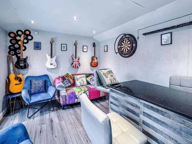 4 bed house for sale