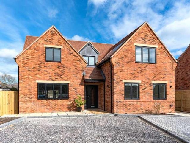 4 bed house for sale
