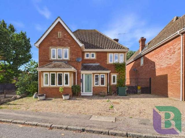 4 bed house for sale
