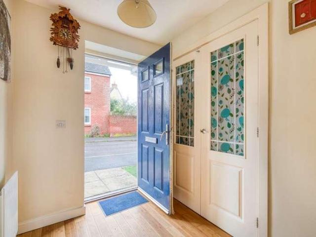 4 bed house for sale