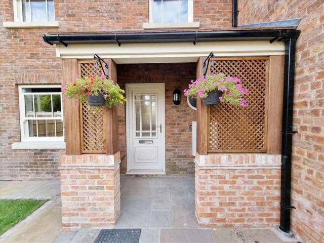 4 bed house for sale