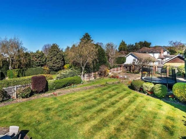 4 bed house for sale