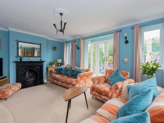 4 bed house for sale