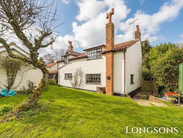 4 bed house for sale