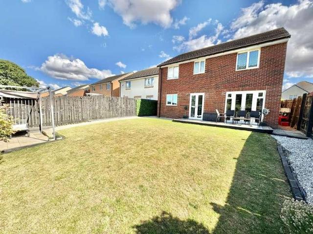 4 bed house for sale