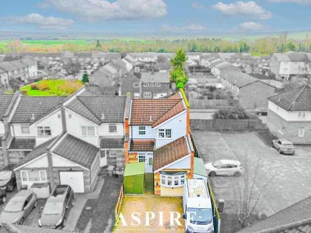 4 bed house for sale