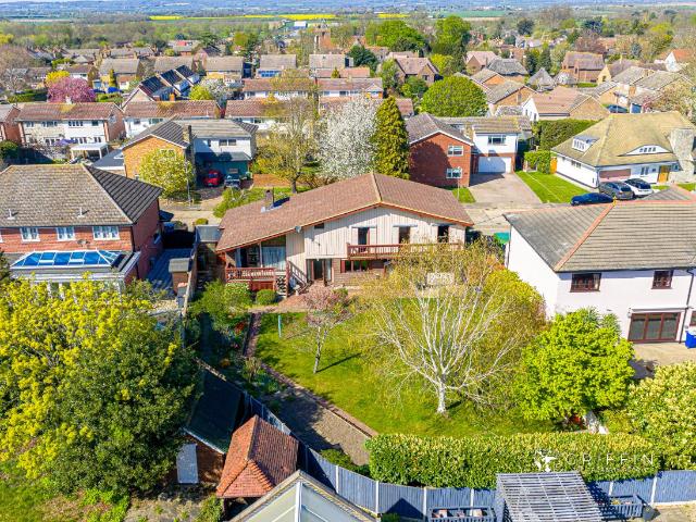 4 bed house for sale