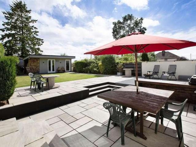 4 bed house for sale