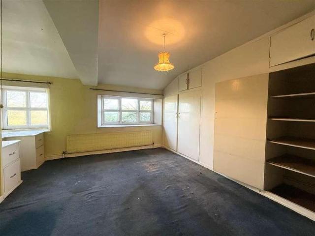 4 bed house for sale