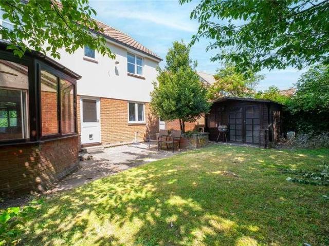 4 bed house for sale