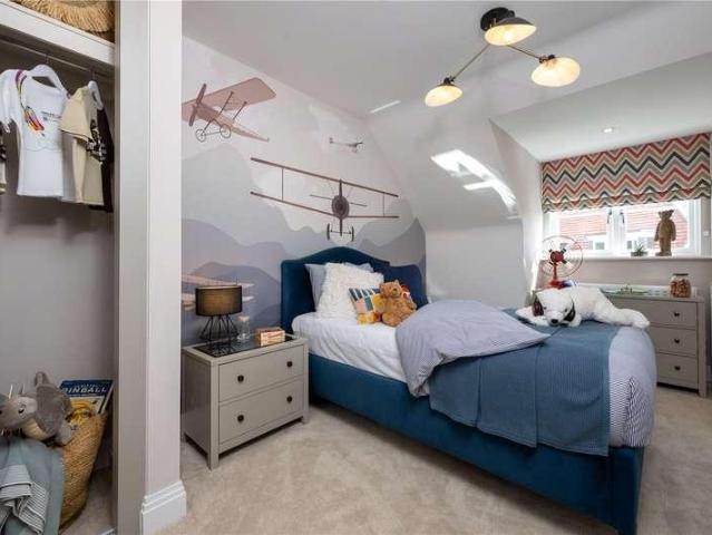 4 bed house for sale