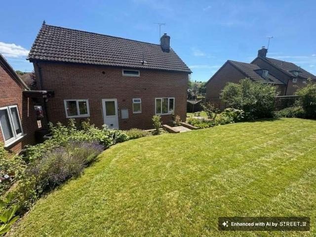 4 bed house for sale