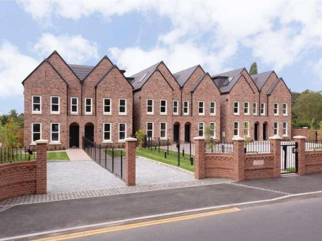4 bed house for sale
