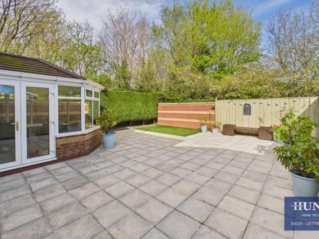 4 bed house for sale