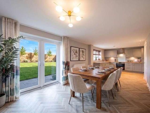 4 bed house for sale
