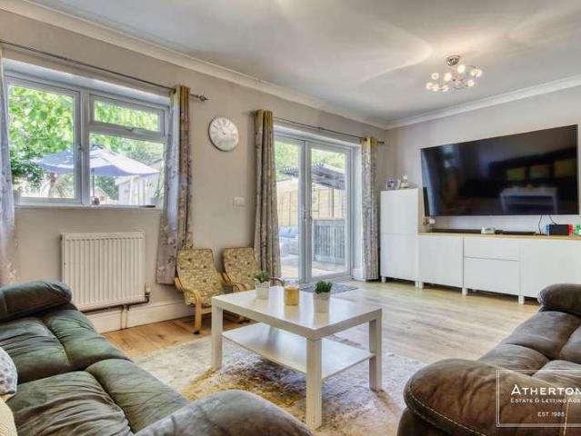 4 bed house for sale