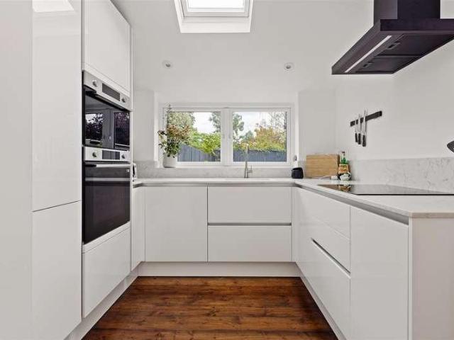 4 bed house for sale