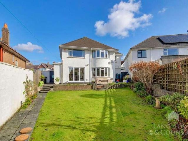 4 bed house for sale