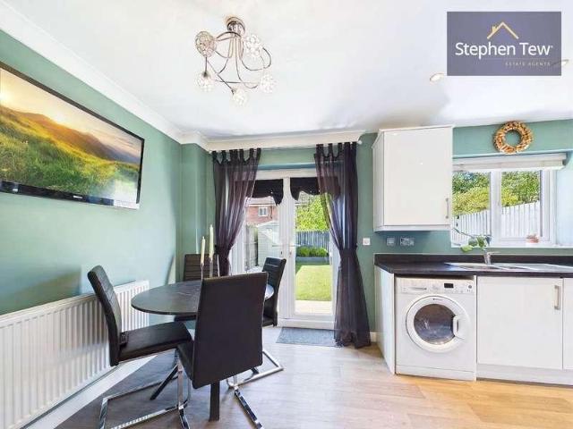 4 bed house for sale