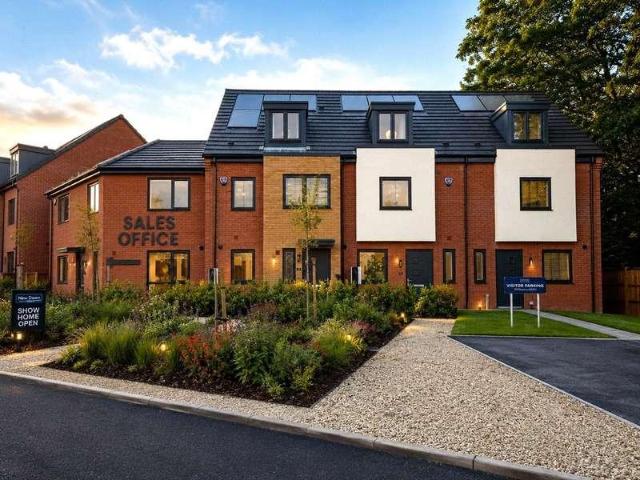 4 bed house for sale