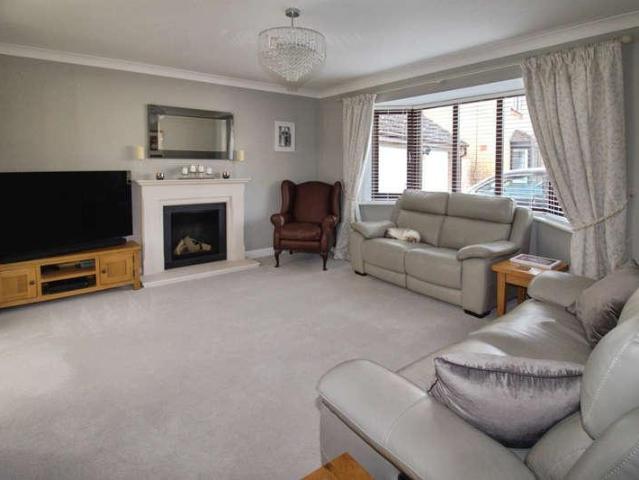 4 bed house for sale