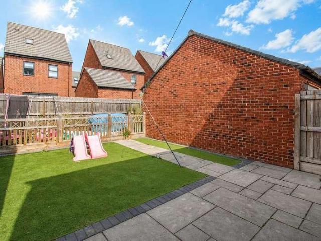 4 bed house for sale