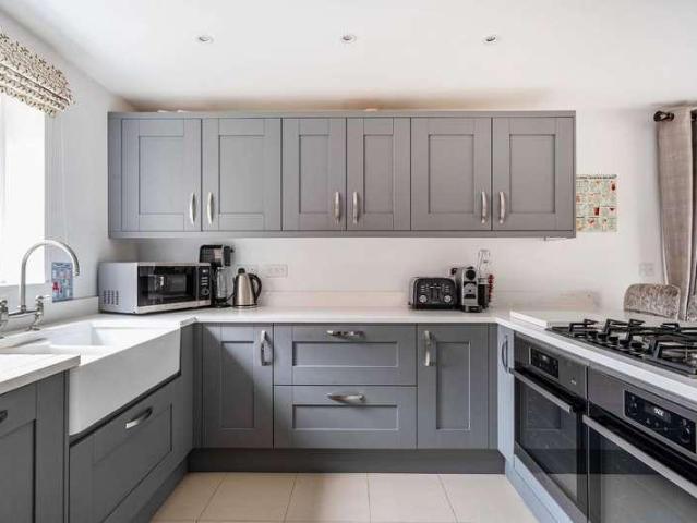 4 bed house for sale