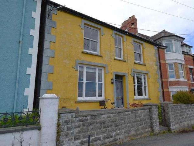 4 bed house for sale