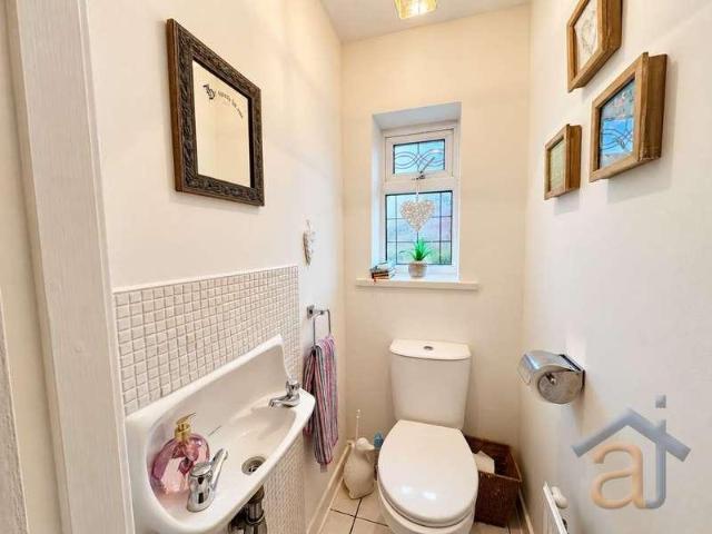 4 bed house for sale