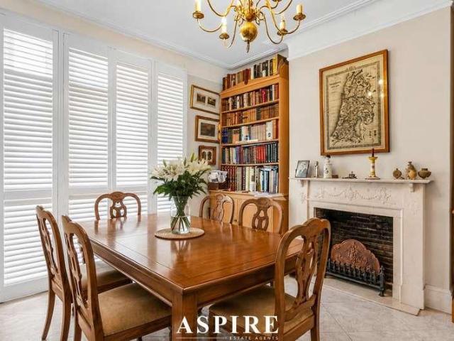 4 bed house for sale