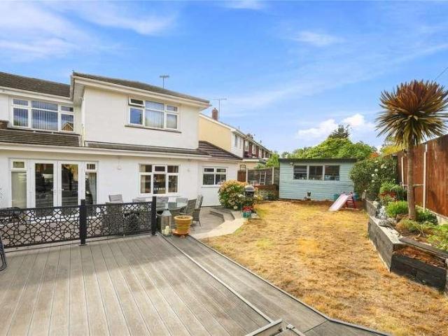 4 bed house for sale