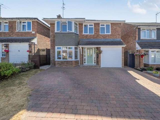 4 bed house for sale