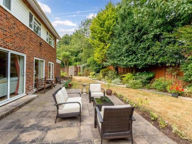 4 bed house for sale
