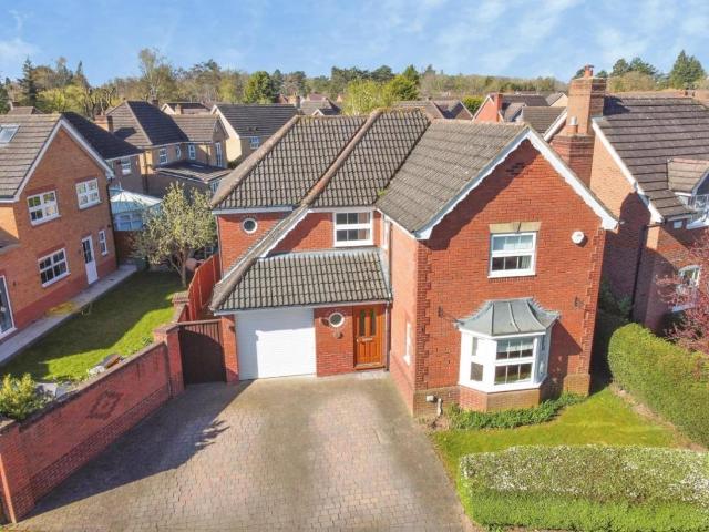 4 bed house for sale