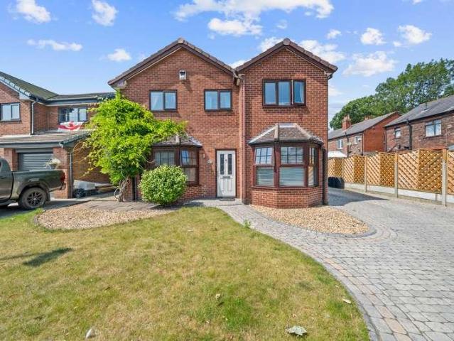 4 bed house for sale