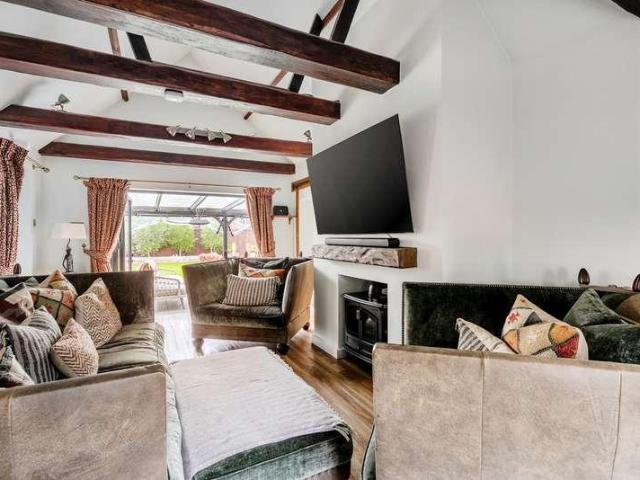 4 bed house for sale