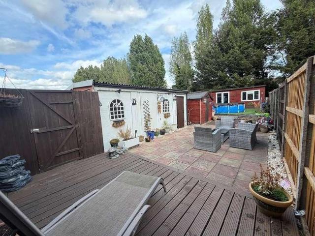 4 bed house for sale