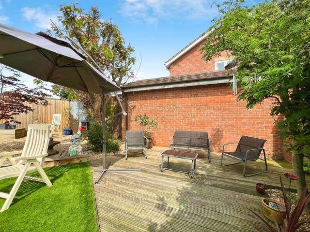 4 bed house for sale