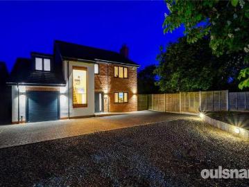 4 bed house for sale